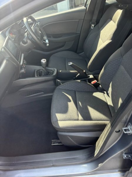 2023 Renault Clio - photo 2