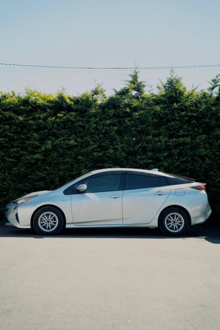 2018 Toyota Prius - photo 2