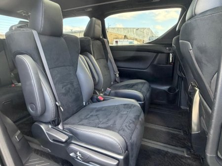 2023 Toyota Alphard - photo 24