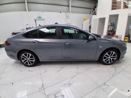 2018 Vauxhall Insignia - photo 2