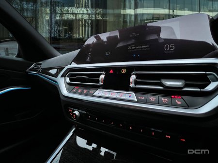 2022 BMW 3-Series - photo 19