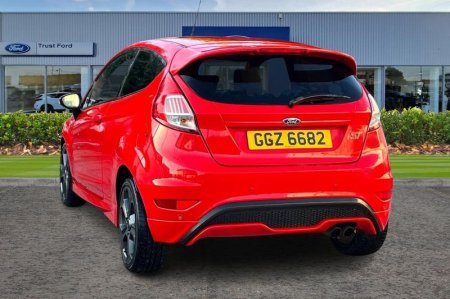 2017 Ford Fiesta - photo 2