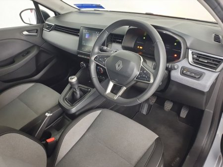 2025 Renault Clio - photo 11