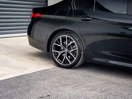 2022 BMW 5-Series - photo 4