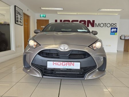 2022 Toyota Yaris - photo 2