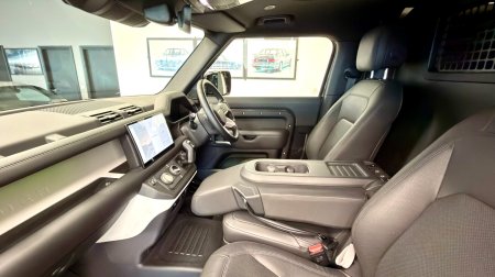 2025 Land Rover Discovery - photo 13