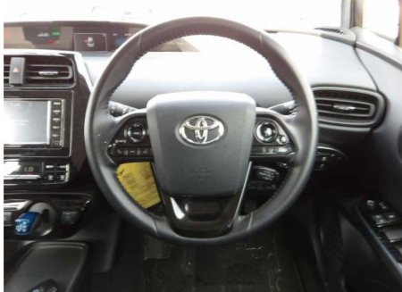 2021 Toyota Prius - photo 2