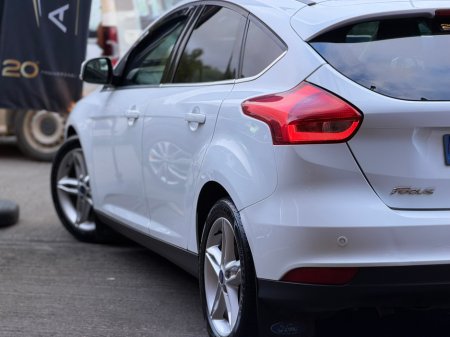 2017 Ford Focus - photo 8