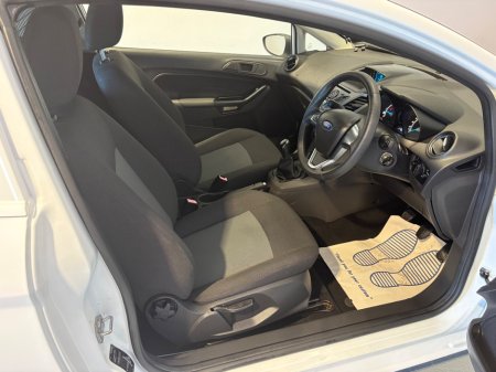 2016 Ford Fiesta - photo 9