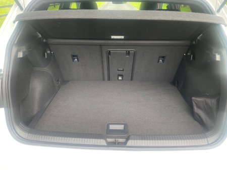 2024 Volkswagen Golf - photo 2