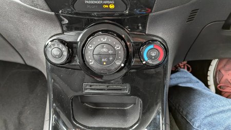 2016 Ford Fiesta - photo 10