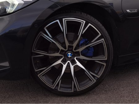 2023 BMW 3-Series - photo 2