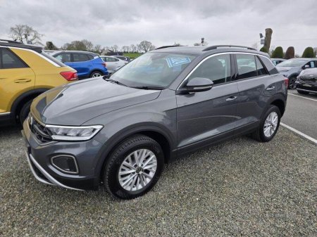 2024 Volkswagen T-Roc - photo 2