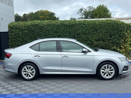 2022 Skoda Octavia - photo 2