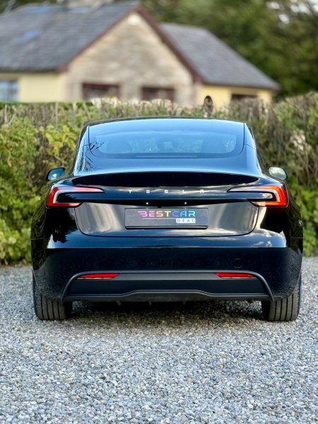 2025 Tesla Model 3 - photo 11