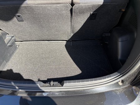 2018 Toyota Vitz - photo 8
