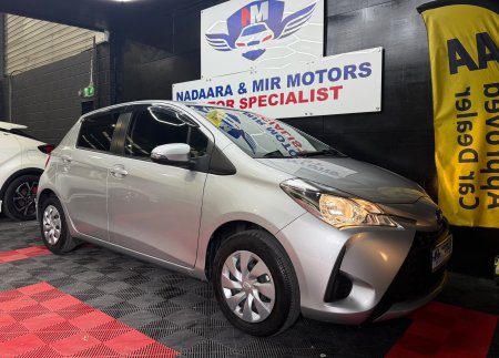 2017 Toyota Vitz - photo 8