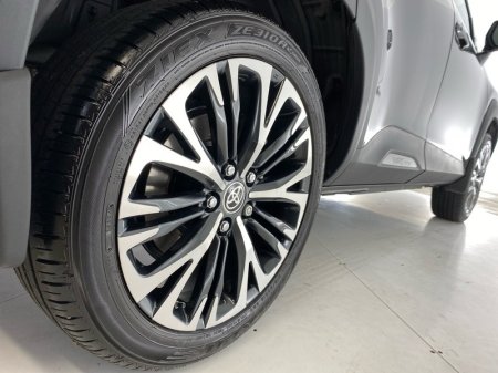 2025 Toyota Yaris Cross - photo 11