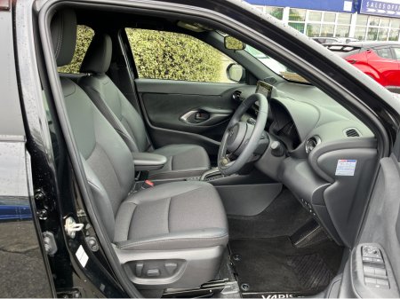 2025 Toyota Yaris Cross - photo 9