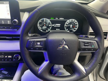 2022 Mitsubishi Outlander - photo 9