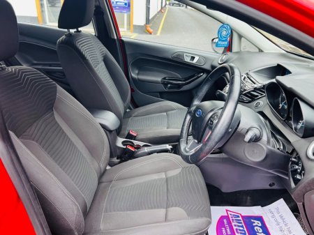 2015 Ford Fiesta - photo 18