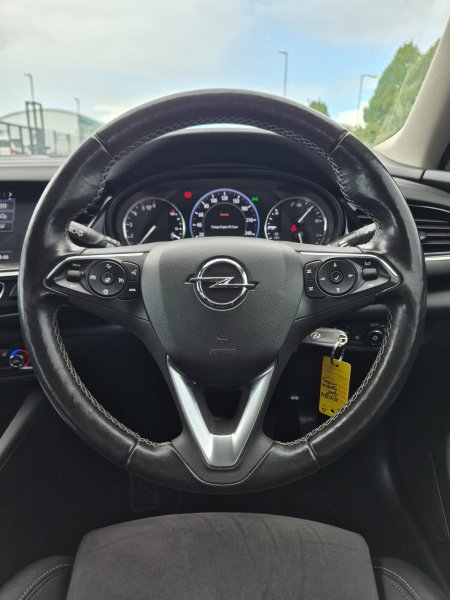 2022 Opel Insignia - photo 13