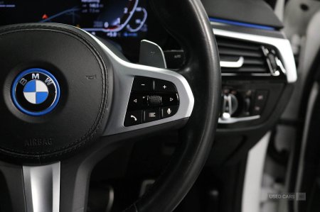2022 BMW 5-Series - photo 19