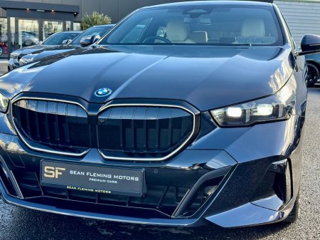 2026 BMW 5-Series - photo 6
