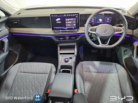 2025 Volkswagen Tiguan - photo 2