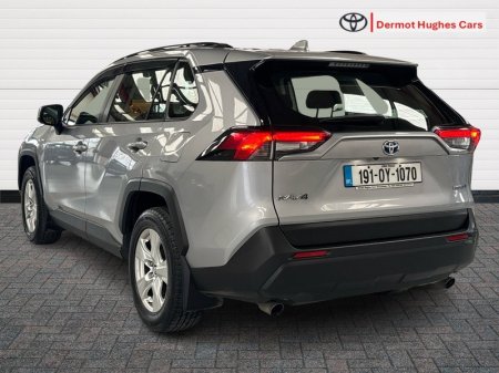 2019 Toyota RAV4 - photo 2