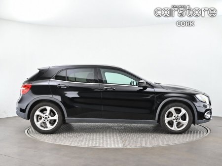2017 Mercedes-Benz GLA - photo 2