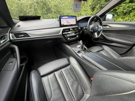 2023 BMW 5-Series - photo 19