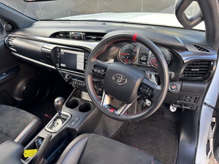2024 Toyota Hilux - photo 11