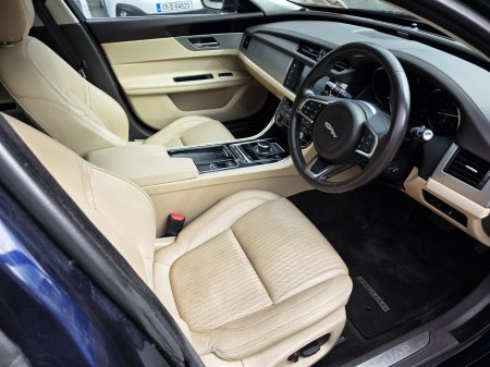 2019 Jaguar XF - photo 3
