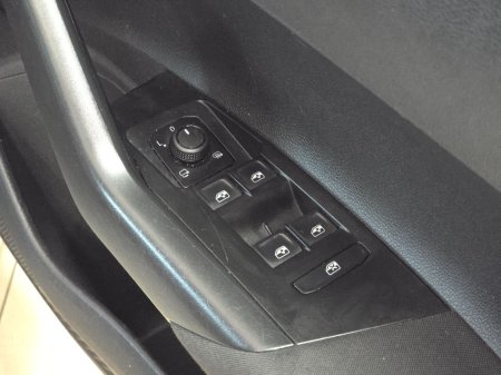 2020 Volkswagen Polo - photo 17