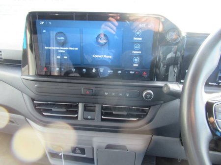 2025 Ford Transit Custom - photo 4