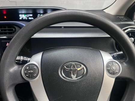 2015 Toyota Aqua - photo 21