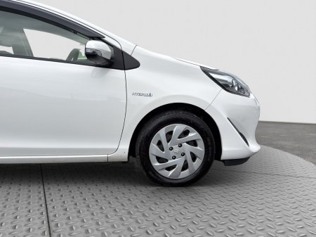2019 Toyota Aqua - photo 18