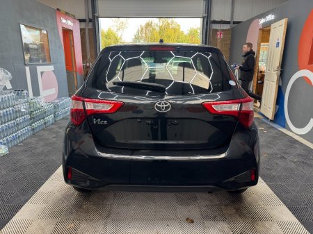 2018 Toyota Vitz - photo 4