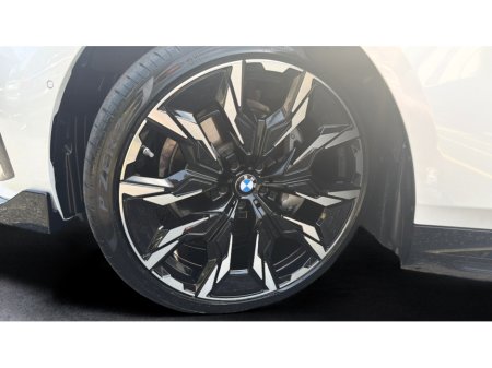 2025 BMW i5 - photo 5