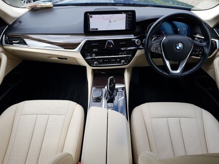 2023 BMW 5-Series - photo 4