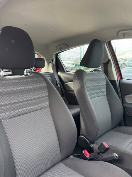 2016 Toyota Yaris - photo 2