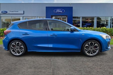 2023 Ford Focus - photo 3