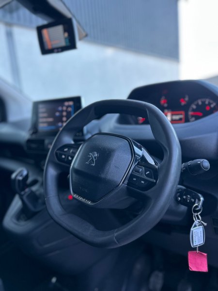 2020 Peugeot Partner - photo 11