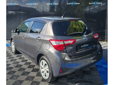 2019 Toyota Vitz - photo 16