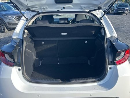 2025 Toyota Yaris - photo 10