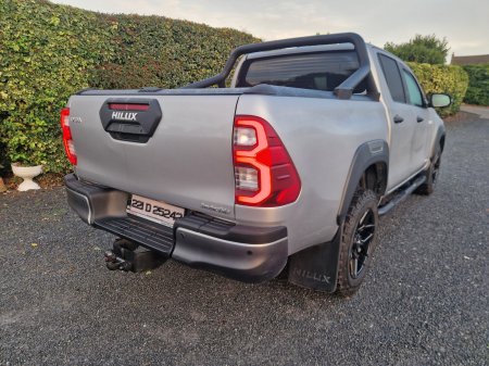 2022 Toyota Hilux - photo 4
