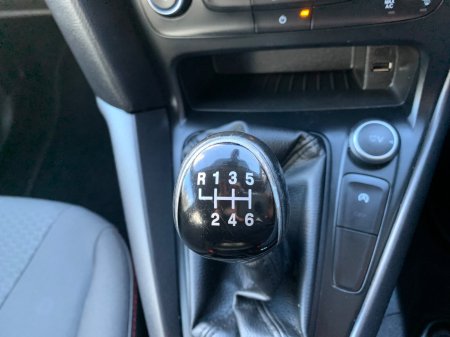 2016 Ford Focus - photo 22