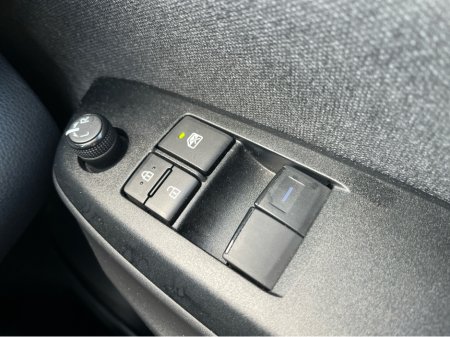 2022 Toyota Yaris - photo 18