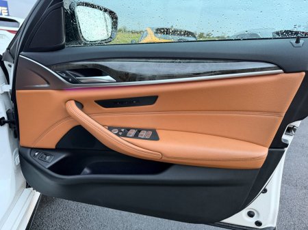 2021 BMW 5-Series - photo 17
